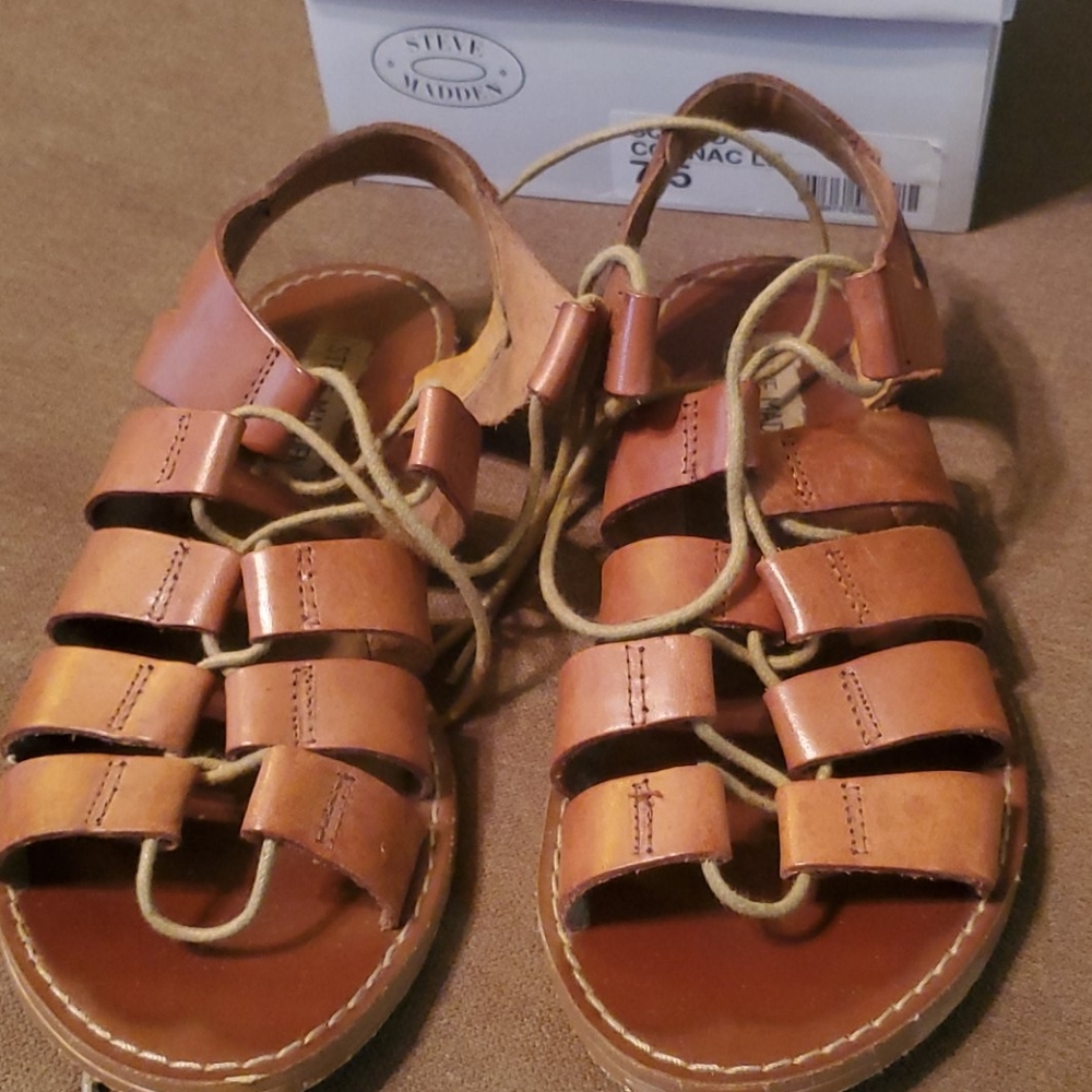 Steve Madden Sandals Size 7.5